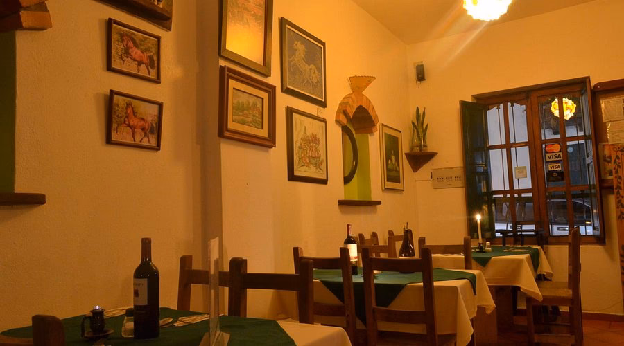 ¿Cómo es un bar restaurante?