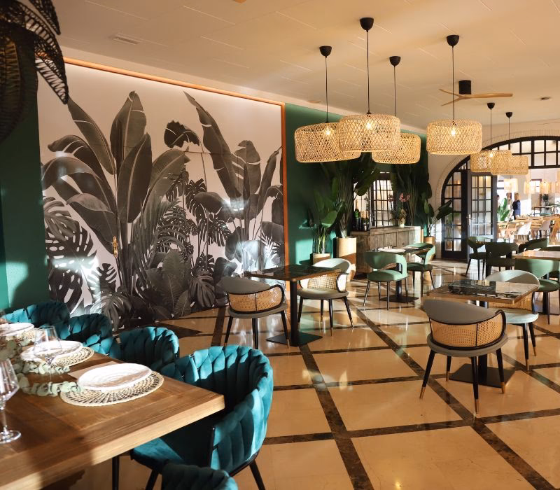 ¿Quién es el dueño del restaurante Olivia?