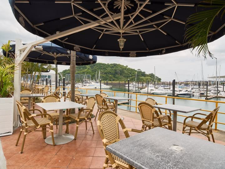 ¿Cuántos restaurantes posee Chris Oh?