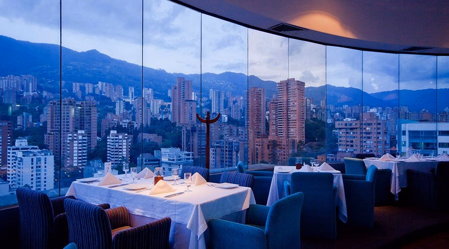 ¿Qué pasó con el restaurante giratorio?
