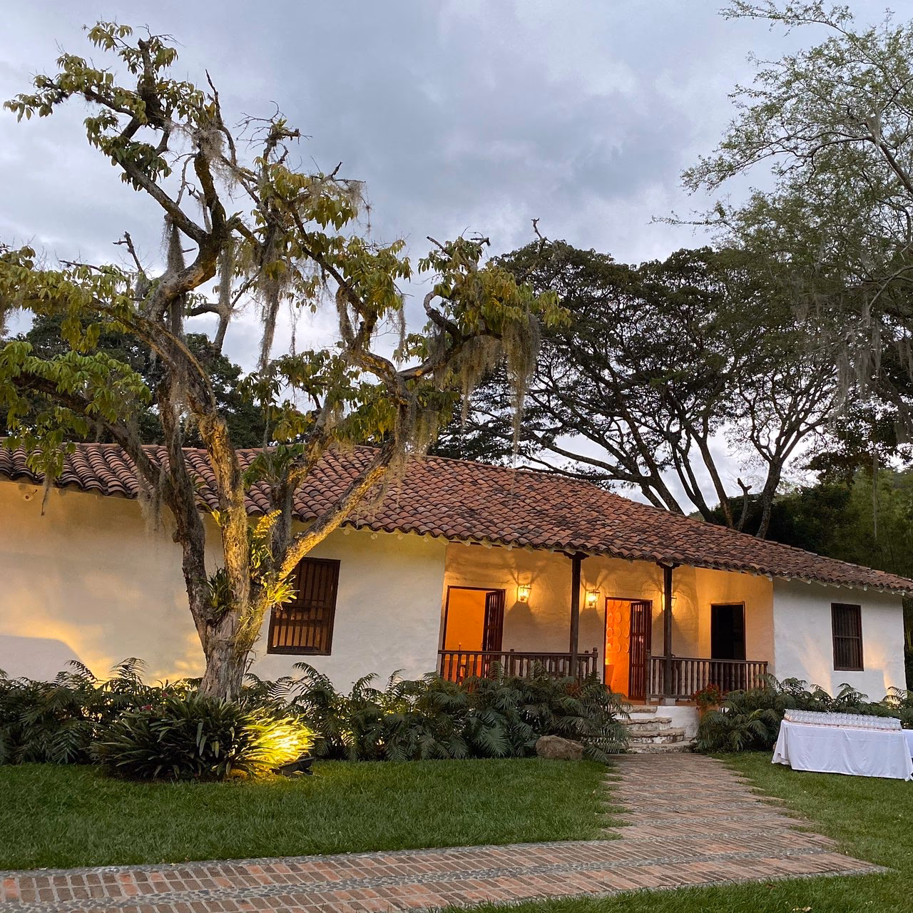 ¿Dónde queda Hacienda El Bosque?