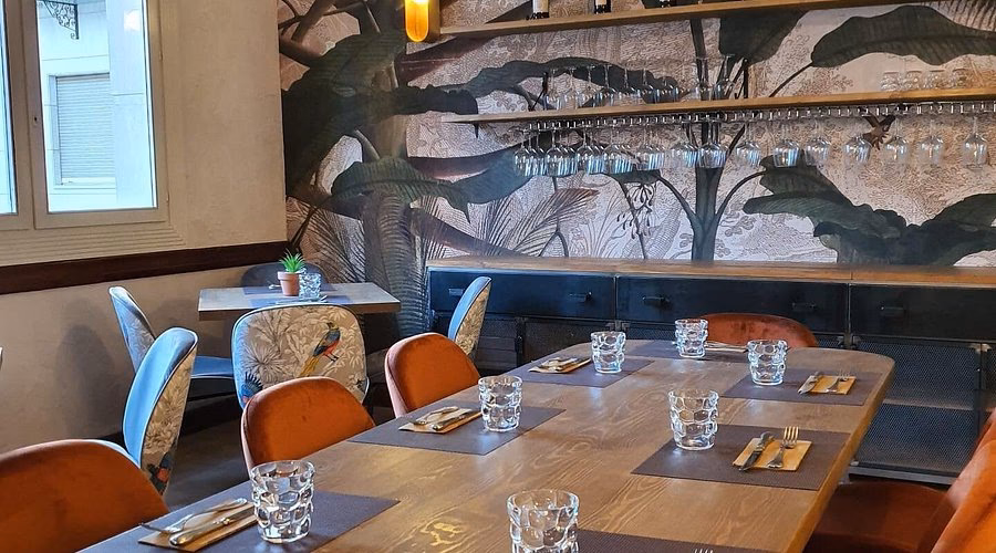 ¿Cómo se llama el restaurante de la hija de Florentino?