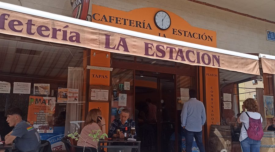 ¿Puedes hablar por teléfono en un restaurante?