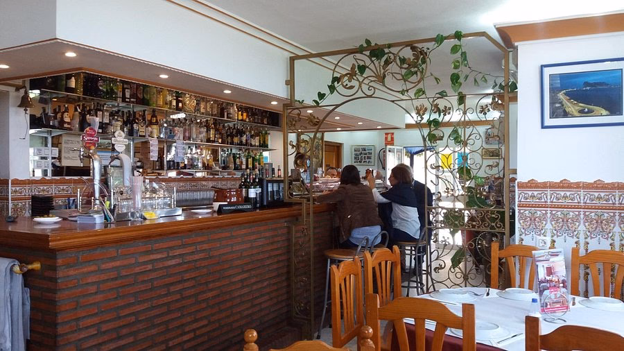 ¿Dónde queda el restaurante El Rubio en Guapiles?