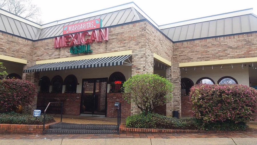 ¿Cómo se llama el restaurante de Rafael Santos?