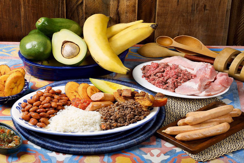 ¿Cuál es la diferencia entre bandeja paisa y paisa?