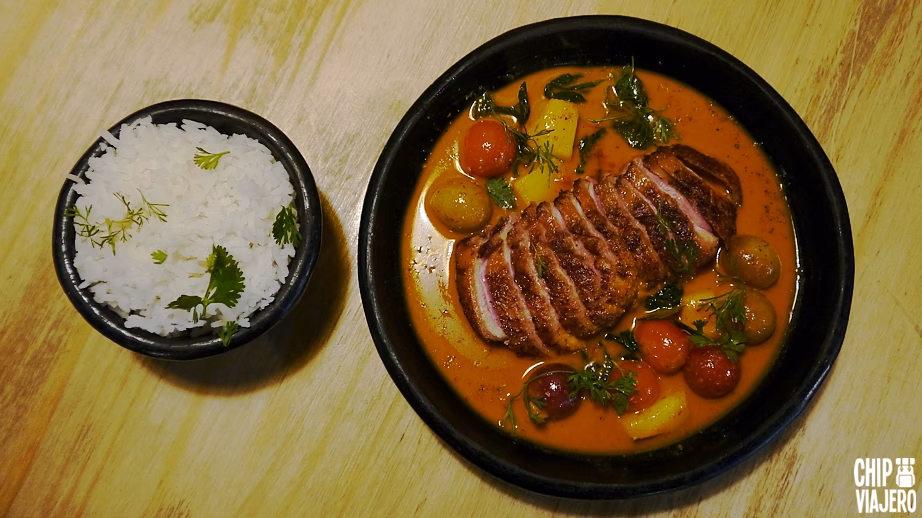 ¿Cómo se sirve la comida tailandesa?