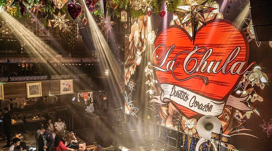 ¿Quién es el dueño del restaurante La Chula?