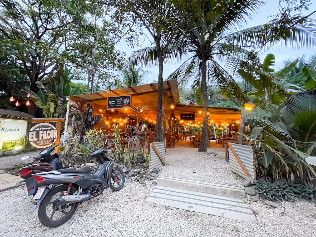 ¿Qué celebridades viven en Santa Teresa, Costa Rica?