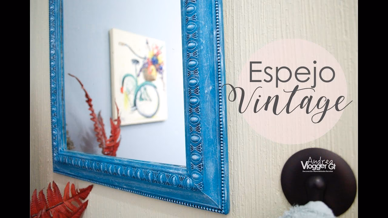 ¿Cómo puedo recuperar un espejo viejo que tiene los bordes manchados?