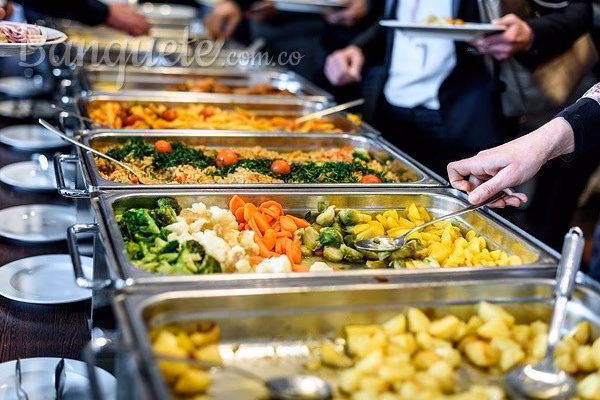 ¿Cuáles son los dos tipos de servicio de buffet?